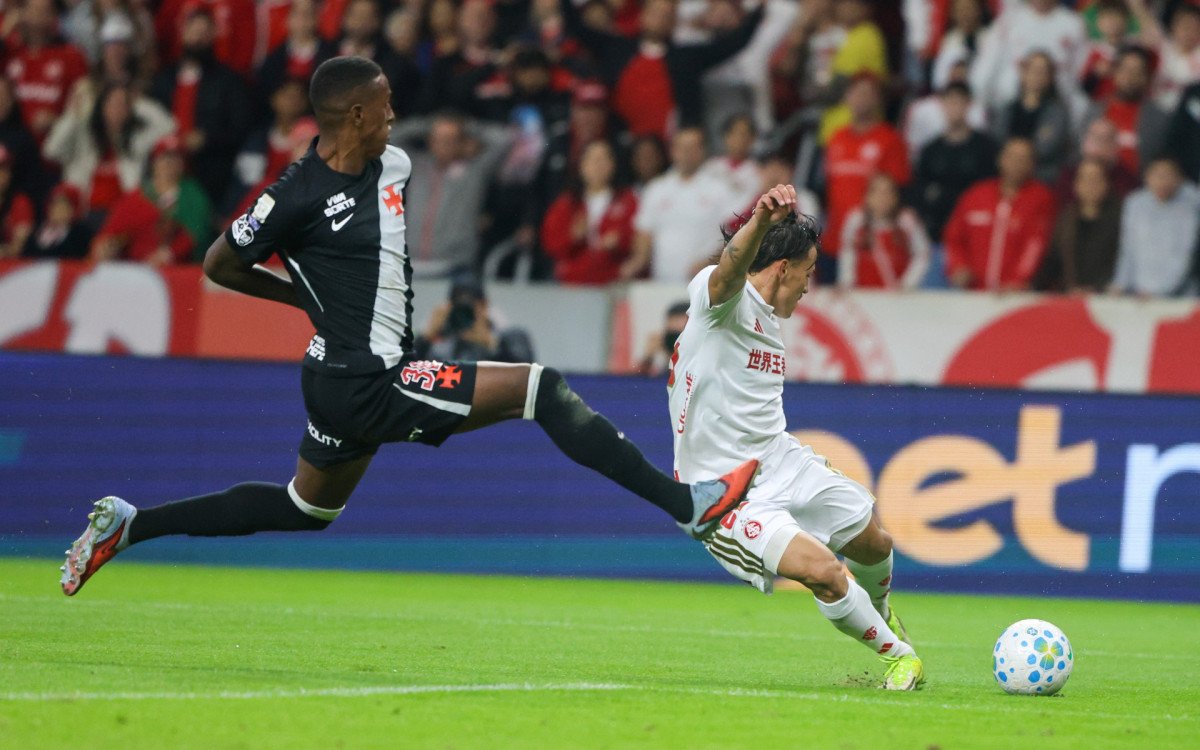 vasco defesa contra-ataque