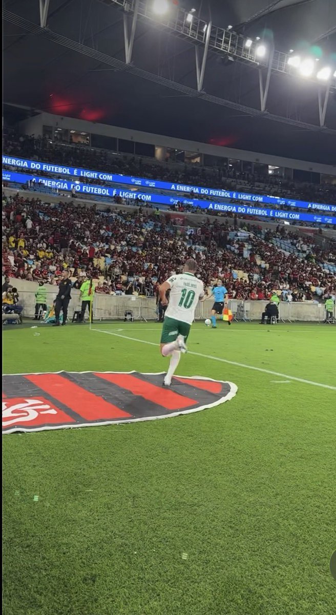Paulinho Vasco comemoração