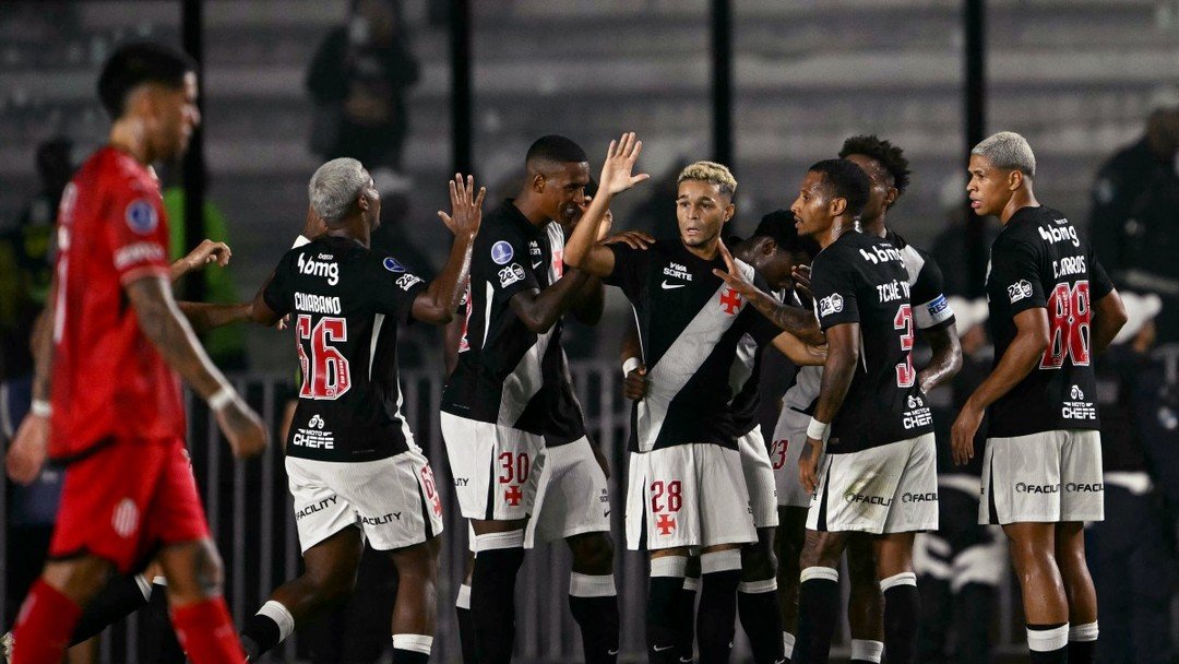 Vasco comemora gol São Januário Sul-Americana