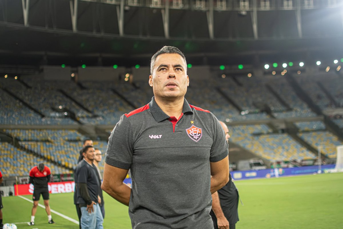 jair ventura vitória técnico