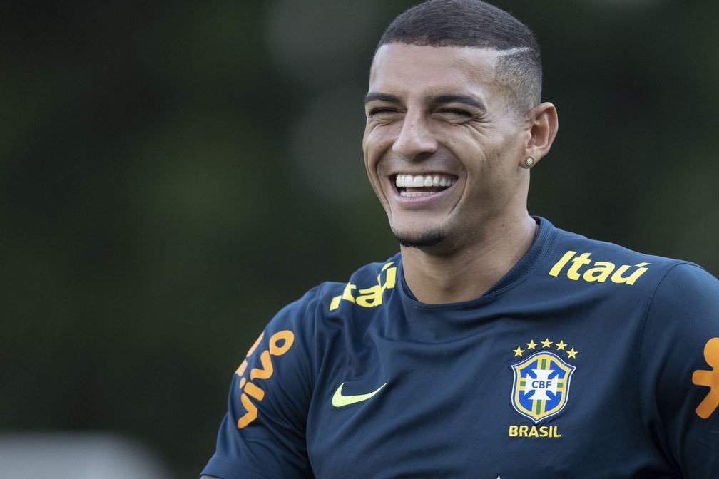 Diego Carlos zagueiro