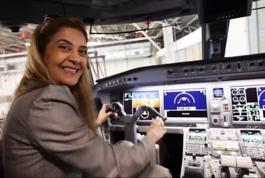 avião leila pereira palmeiras