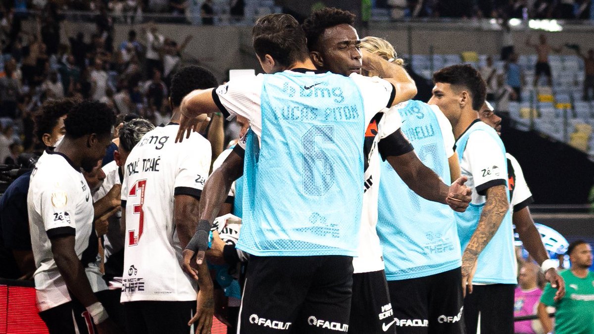 Vasco quebra jejum de 20 anos em Porto Alegre, vira sobre o Grêmio e desbloqueia vitória fora de casa no Brasileirão