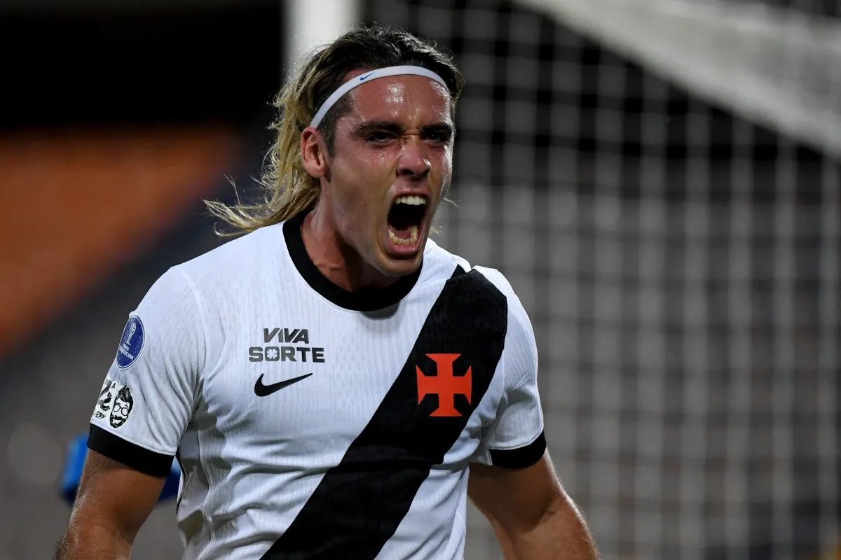 Spinelli ri e garante à TV argentina que Vasco lota Maracanã: 'Time mais popular do Brasil'