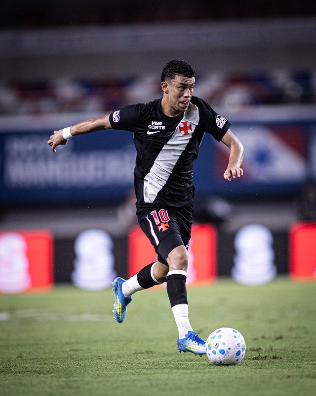 Vasco jogadores comemorando São Januário
